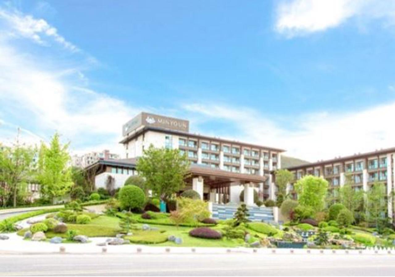 Minyoun Langzhong Ancient City Resort Bagian luar foto